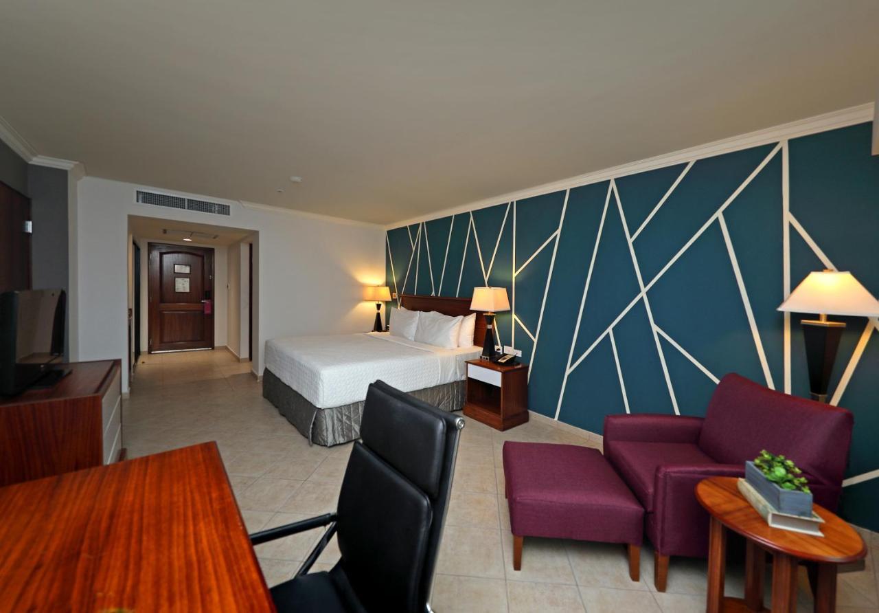 Hotel Crowne Plaza Panama By Ihg Exterior foto