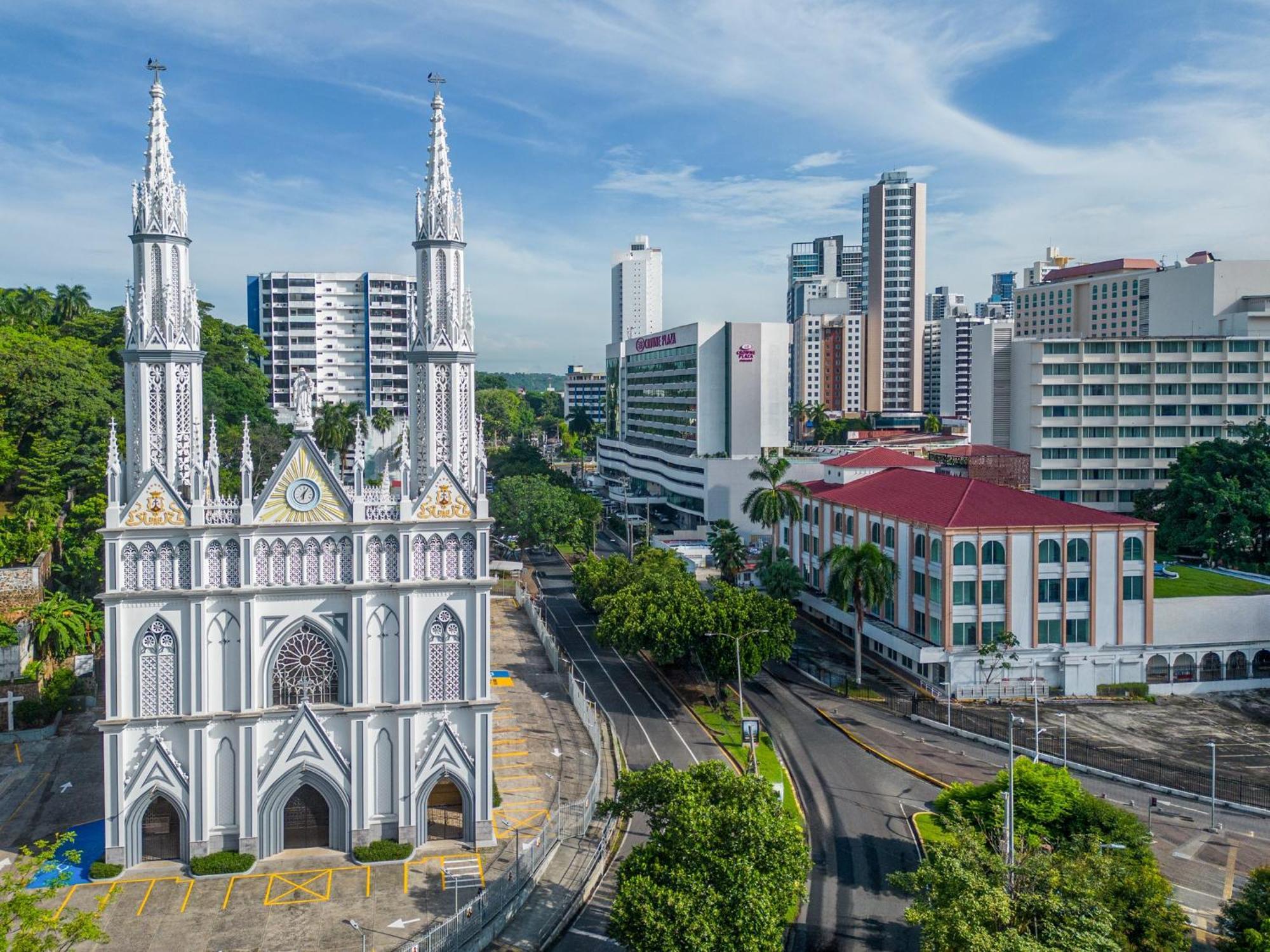Hotel Crowne Plaza Panama By Ihg Exterior foto