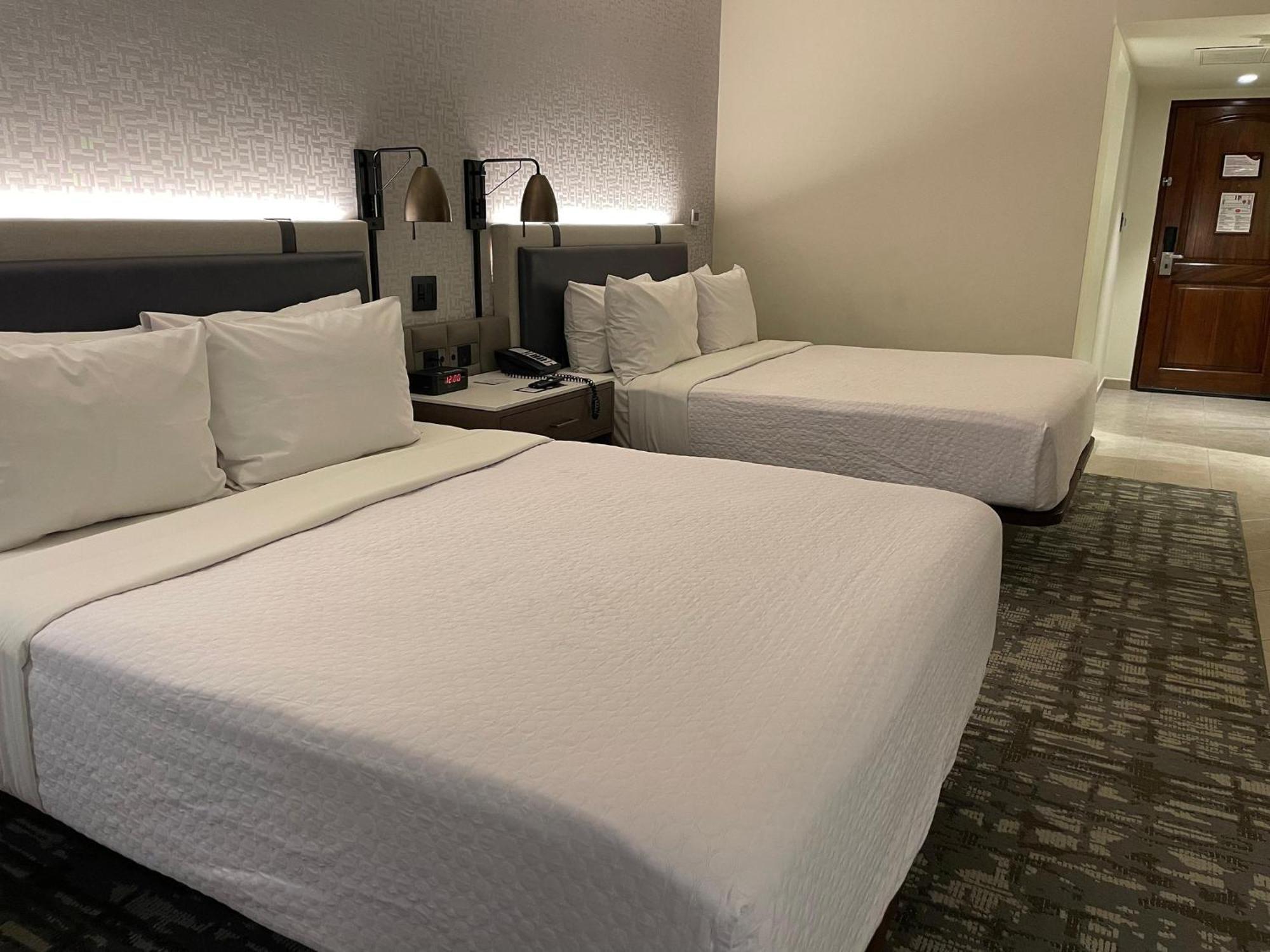 Hotel Crowne Plaza Panama By Ihg Exterior foto